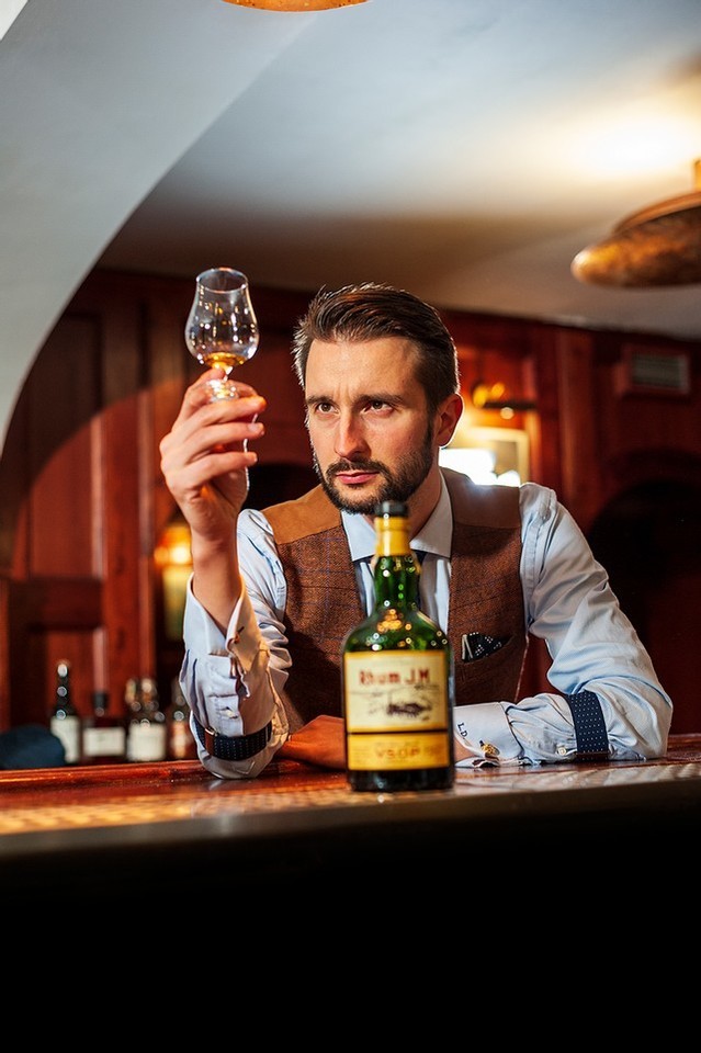 Poznejte svět rumů v luxusním baru v Praze 