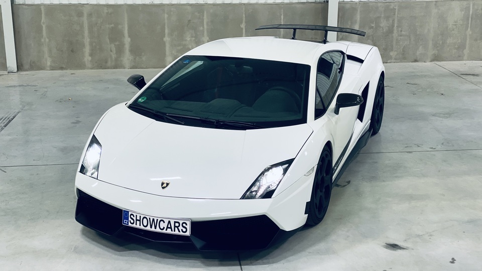 Jízda v Lamborghini na polygonu v Brně