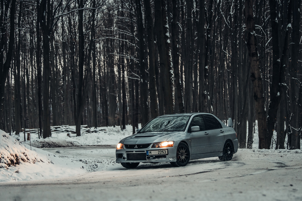 Jízda v závodním Mitsubishi Lancer EVO IX