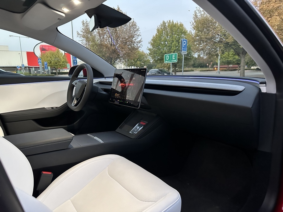 Jízda v Tesle Model 3 Performance