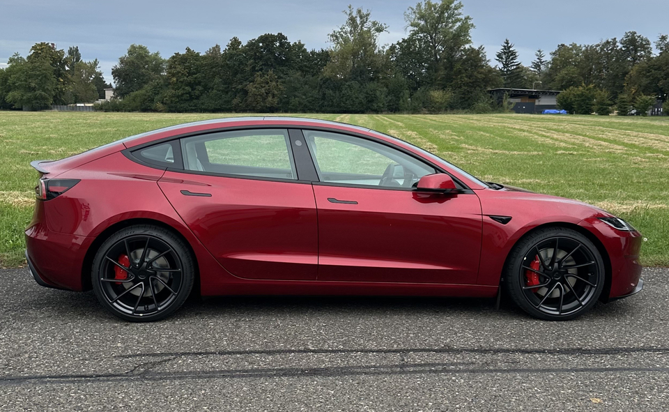 Jízda v Tesle Model 3 Performance