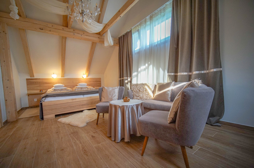 Romantický pobyt s masáží a lahví vína v luxusním apartmánu Biokolna***** v Českém ráji
