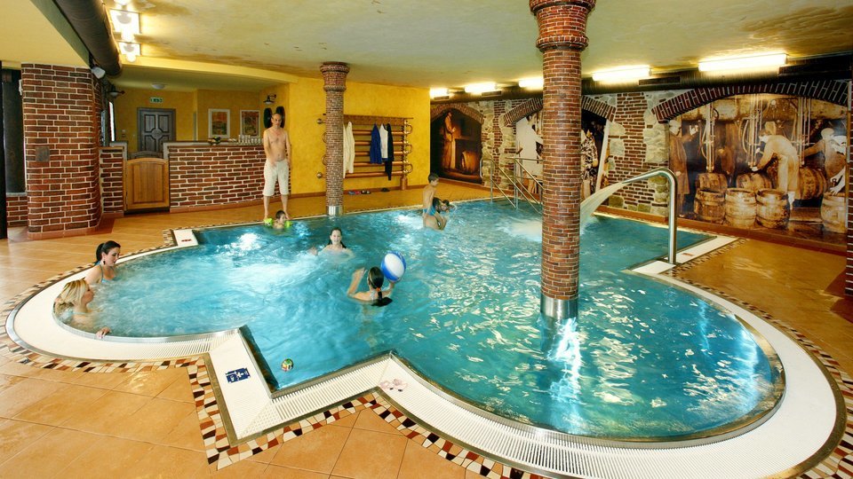 Neomezený wellness pobyt v pivovarském hotelu Chodovar s polopenzí a pivní lázní na 2 noci
