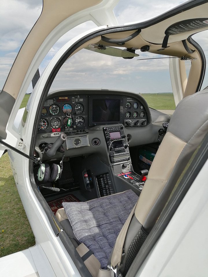 Pilotem na zkoušku moderního letadla Cirrus SR20 - soukromý let pro 3 os.