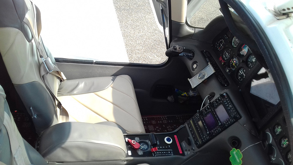 Pilotem na zkoušku moderního letadla Cirrus SR20 - soukromý let pro 3 os.