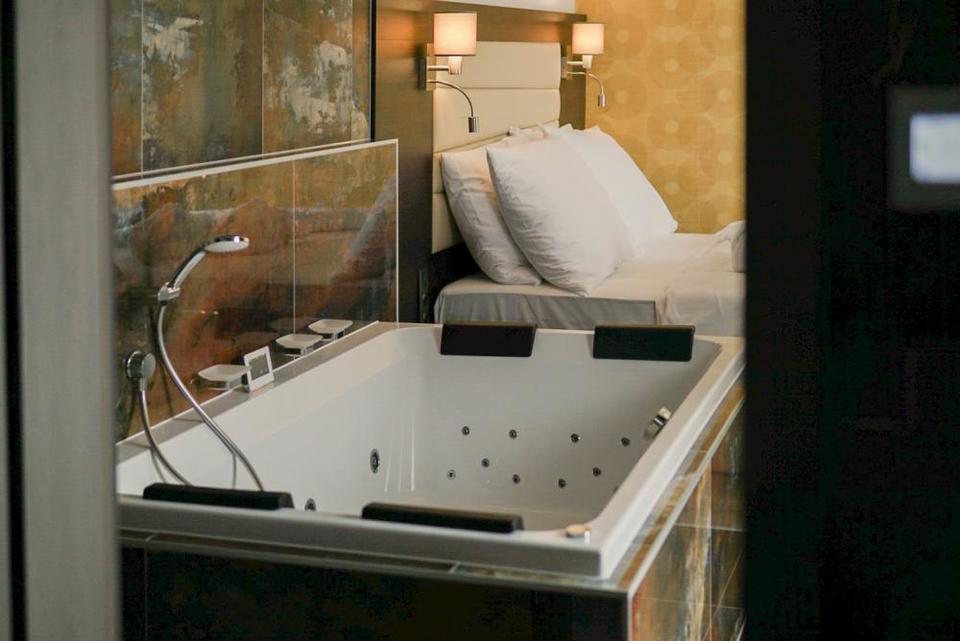 Romantický pobyt v luxusním soukromém wellness studiu v Hotelu Slunný dvůr
