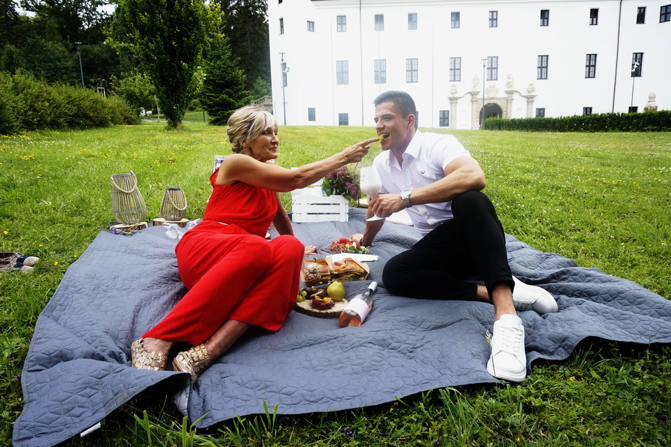 Dokonalý piknik pro dva v nádherném zámeckém parku na Vysočině 