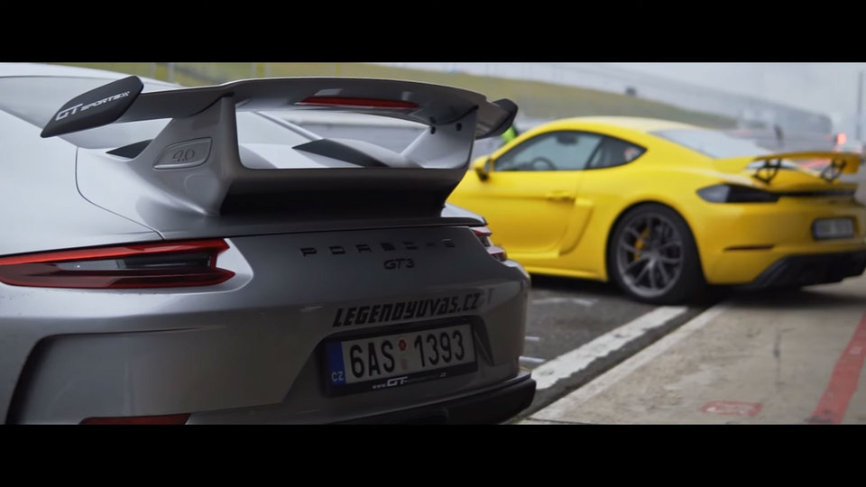 Jízda v Porsche 911 GT3 na velkém závodním okruhu Autodromu Most