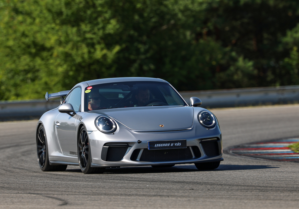 Jízda v Porsche 911 GT3 na velkém závodním Masarykově okruhu v Brně