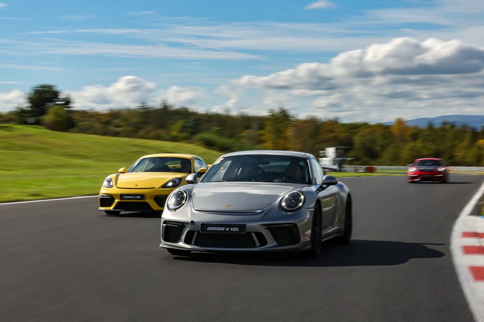 Jízda v Porsche 911 GT3 na velkém závodním Masarykově okruhu v Brně