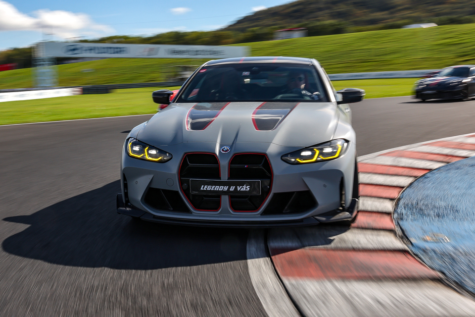 Jízda v BMW M4 CSL na velkém závodním Masarykově okruhu v Brně