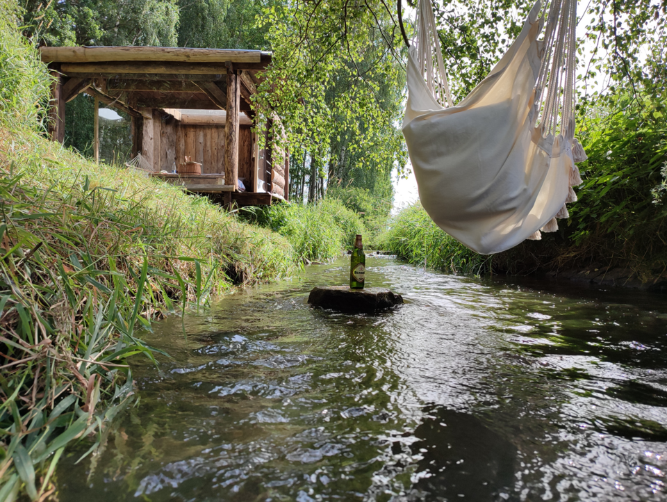 Naprostý relax v přírodě s romantickým ubytováním pro dva na kraji lesa