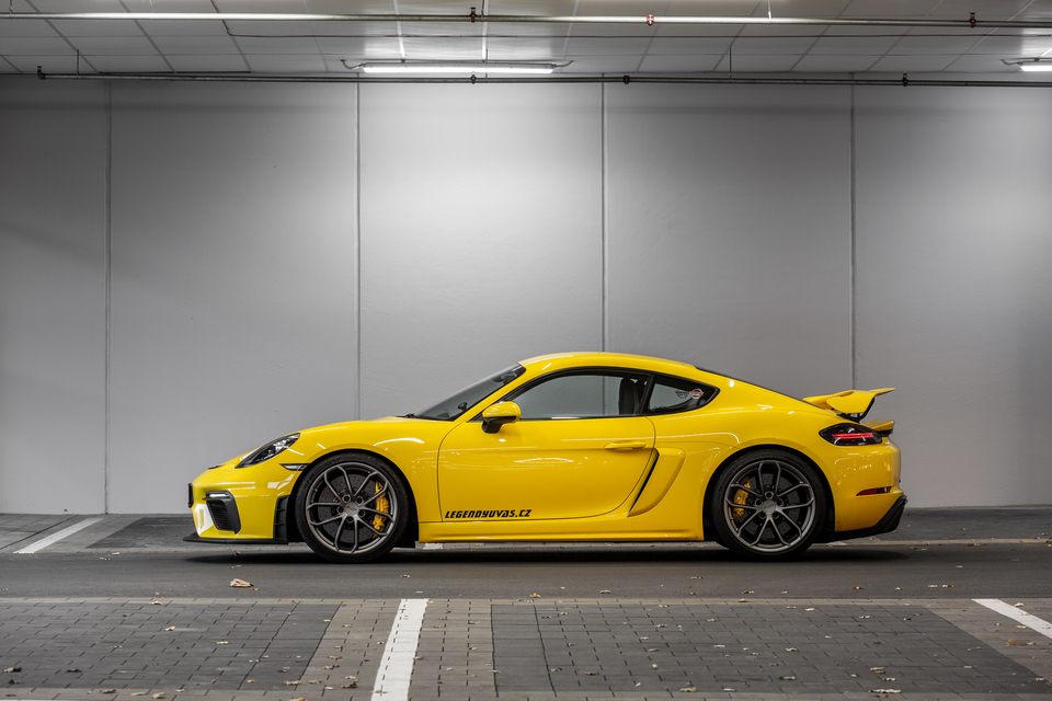 Jízda v Porsche GT4 Cayman Beroun