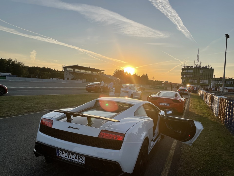 Jízda v Lamborghini na velkém závodním Masarykově okruhu v Brně