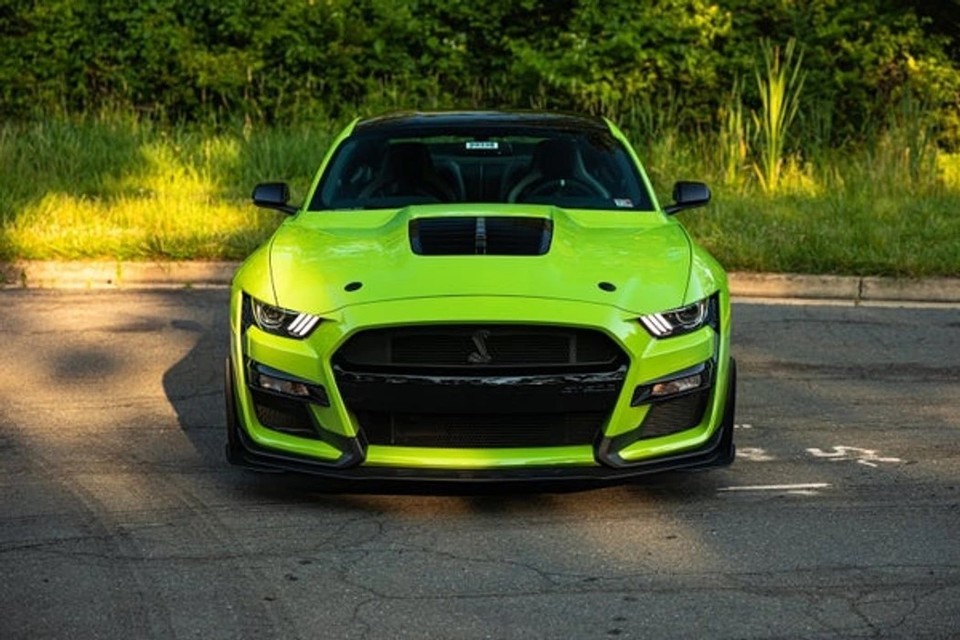 Pronájem Ford Mustang GT 2015 s neomezeným nájezdem kilometrů Praha