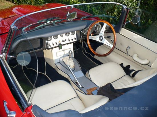 Jaguar E - nejkrásnější auto 20. století