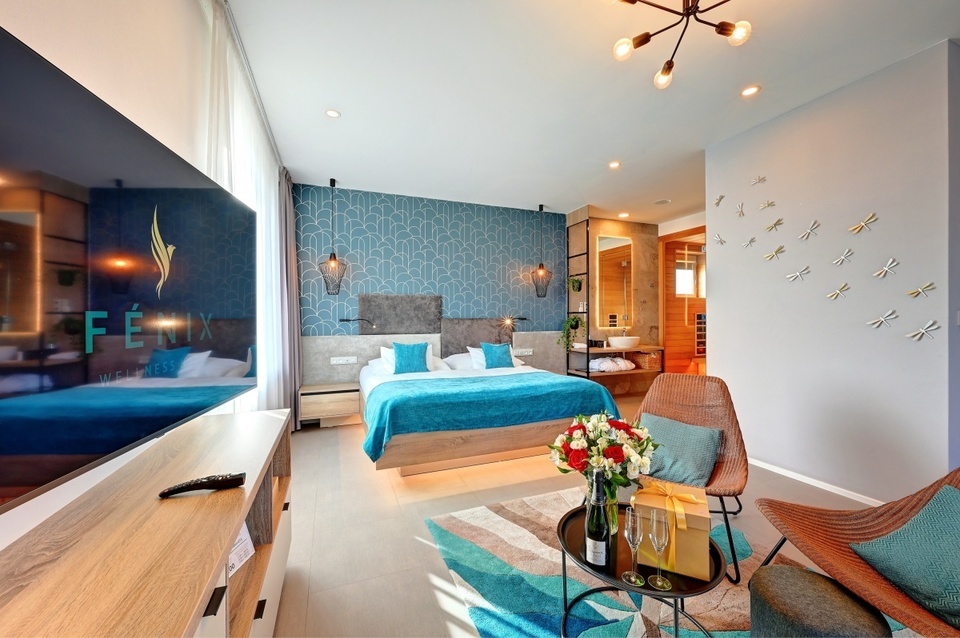 Romantický pobyt pod Ještědem v apartmá Harmony s vířivkou v hotelu Fénix pro 2 osoby