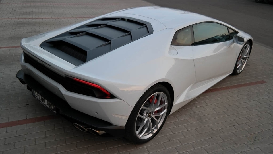 Jízda v Lamborghini na polygonu v Brně