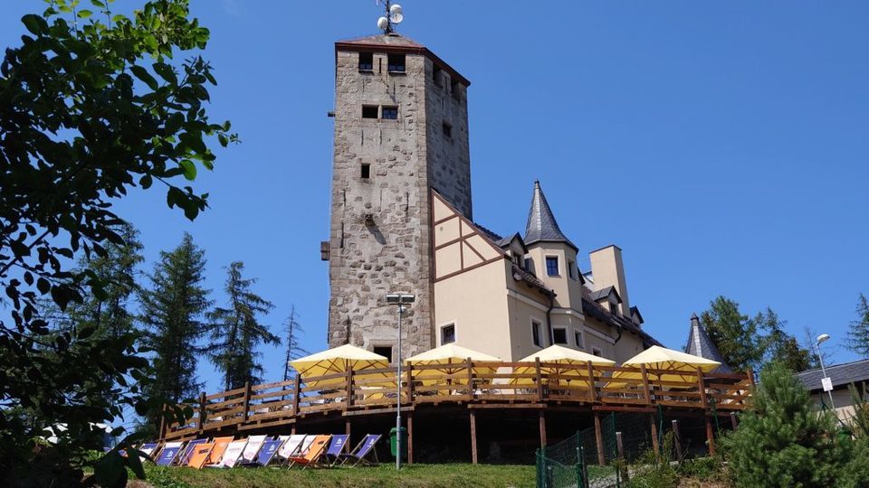 Královský pobyt pro dva v jedinečném hotelu Liberecká výšina s polopenzí