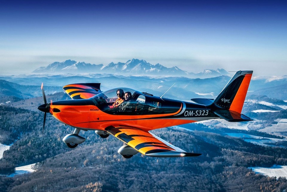 Soukromý zážitkový let moderním sportovním letounem Attack Viper SD4 Liberec