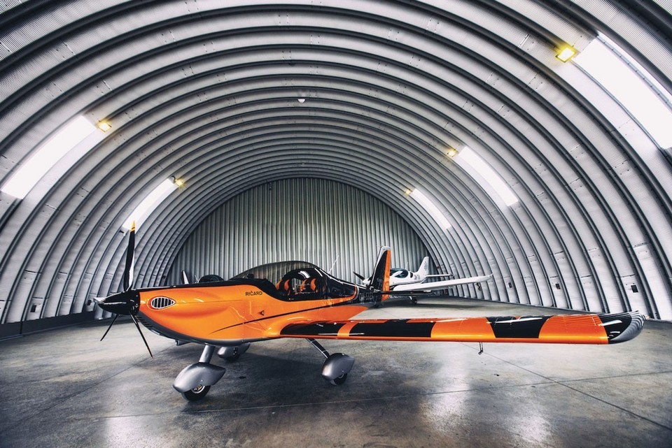 Soukromý zážitkový let moderním sportovním letounem Attack Viper SD4 Hosín