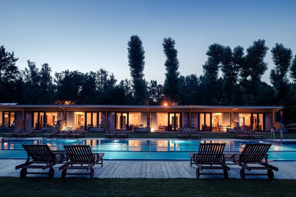 Úžasný pobyt v chaletu v tyrolském stylu s terasou a venkovním bazénem ve Villa Resort & Organic Spa