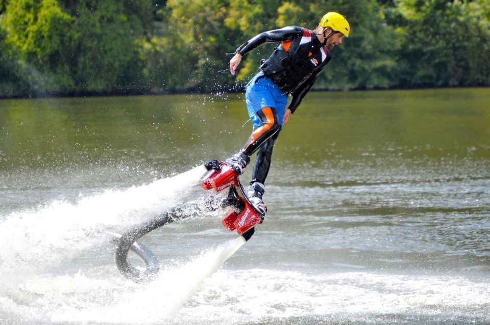 Univerzální poukaz vodního adrenalinu - Flyboard, Hoverboard nebo Jetpack