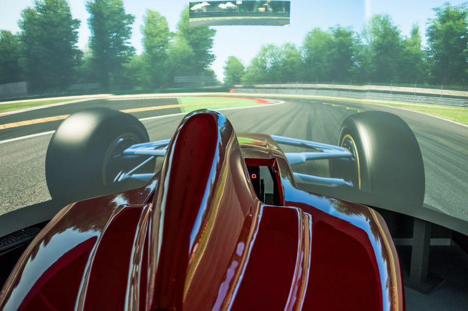 Závody Formule 1 - dva simulátory