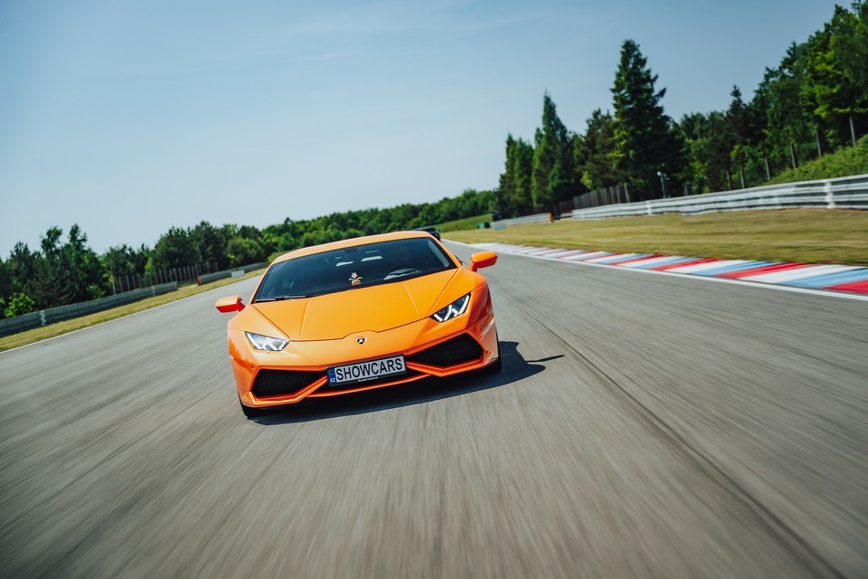 Jízda v Lamborghini na velkém závodním Masarykově okruhu v Brně