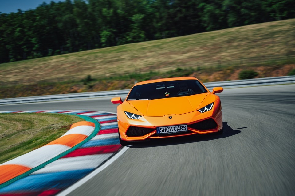 Jízda v Lamborghini na velkém závodním Masarykově okruhu v Brně