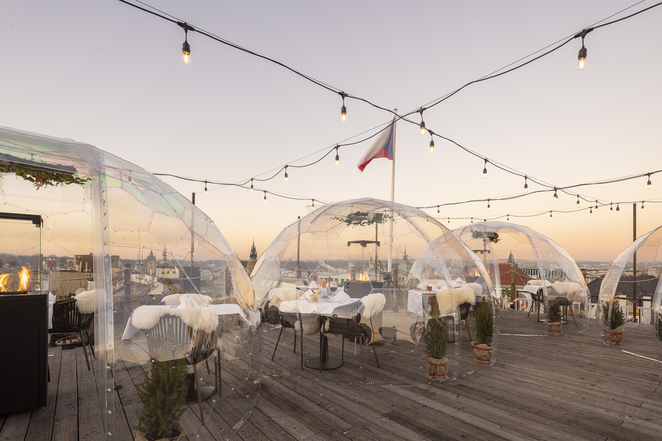 Jedinečné Aperitivo v Pytloun Sky bar & Restaurant Prague s kouzelným výhledem na Prahu