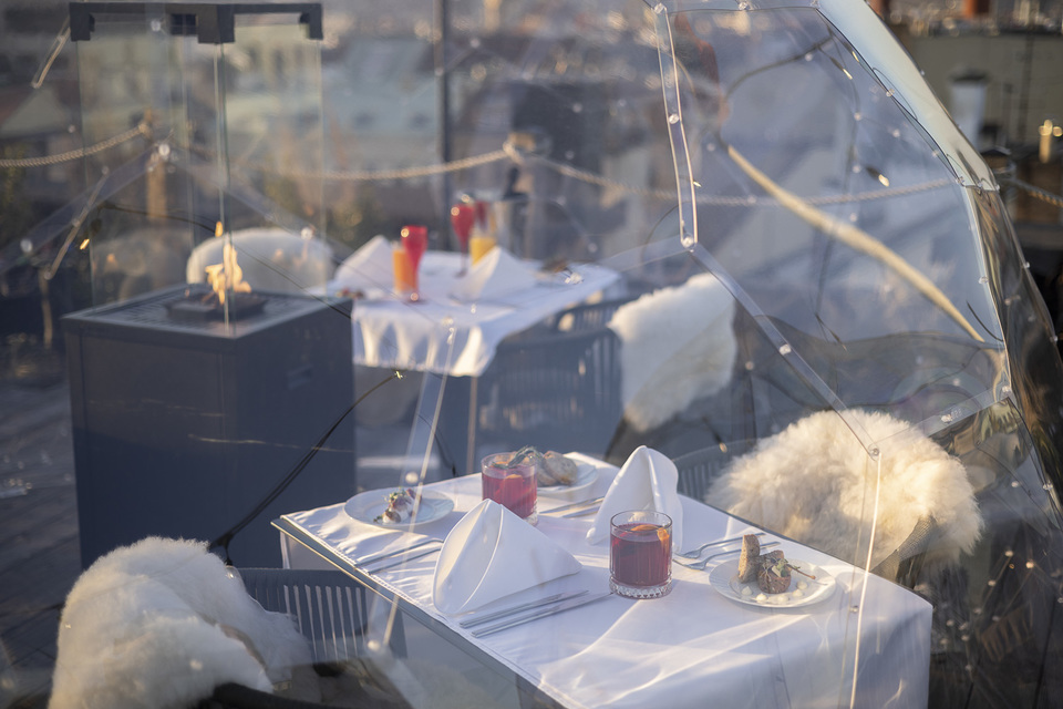 Jedinečné Aperitivo v Pytloun Sky bar & Restaurant Prague s kouzelným výhledem na Prahu