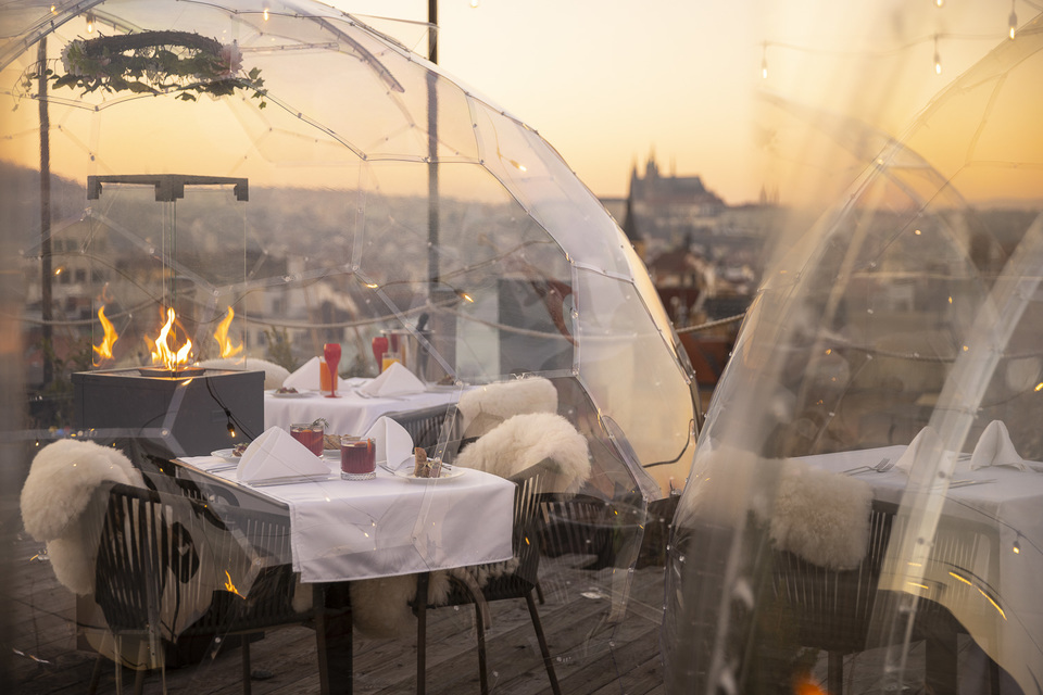 Jedinečné Aperitivo v Pytloun Sky bar & Restaurant Prague s kouzelným výhledem na Prahu