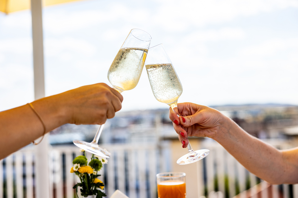 Jedinečné Aperitivo v Pytloun Sky bar & Restaurant Prague s kouzelným výhledem na Prahu