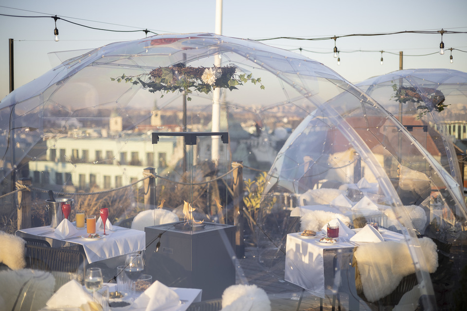 Jedinečné Aperitivo v Pytloun Sky bar & Restaurant Prague s kouzelným výhledem na Prahu