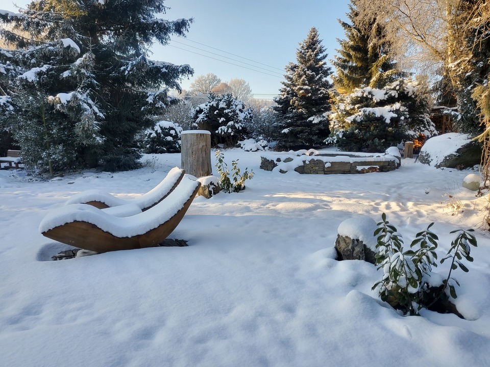 Skvělý glampingový pobyt v útulné dřevěné chatce s privátní sudovou saunou pro 2 osoby na 2 noci