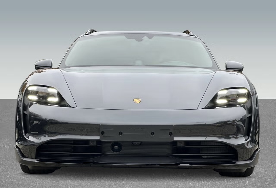 Jízda v Porsche Taycan Cross Turismo 4S