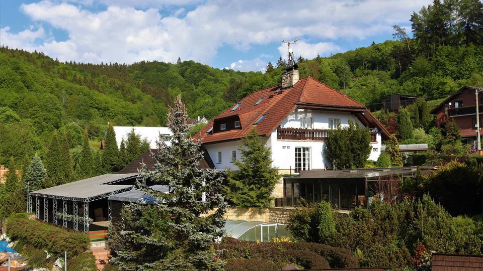 Pobyt ve valašské jurtě v Beskydech v areálu Glamp v Hluboké