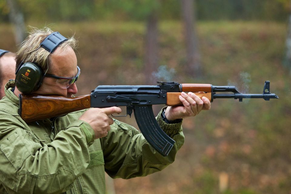 Střelba ze samopalu Kalašnikov AK47