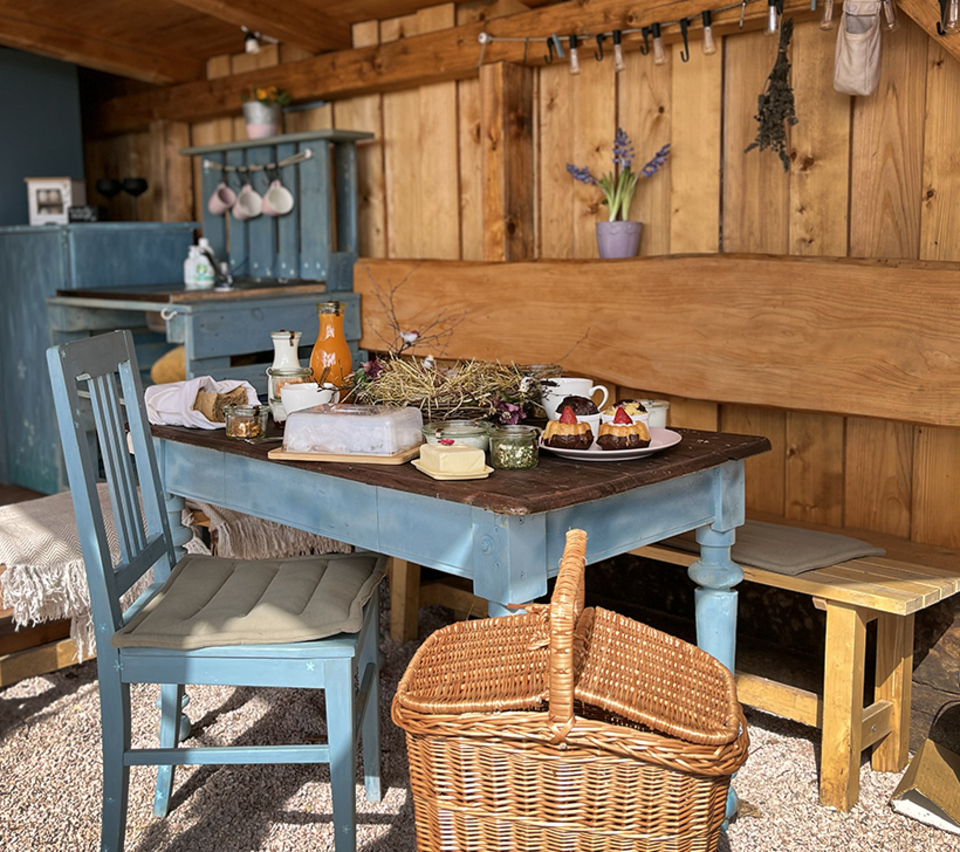 Úžasný glamping v jurtě na samotě uprostřed nádherné podkrkonošské přírody pro 2 osoby
