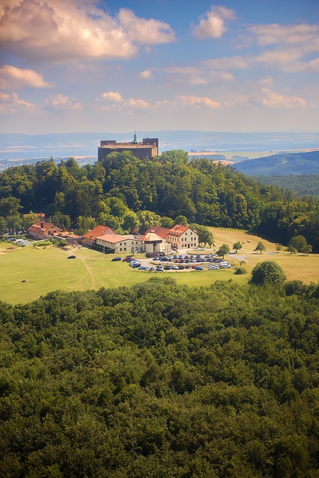Kouzelný večer pod hradem v Hotelu Buchlov s relaxací v privátním wellness a večeří pro 2 osoby