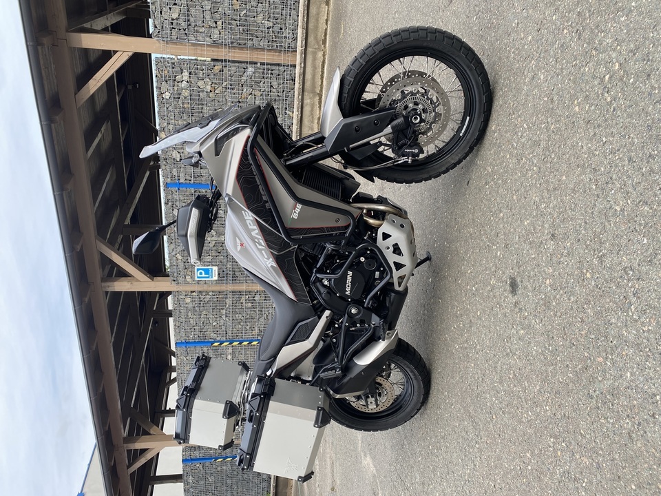 Pronájem motorky Moto Morini X-Cape 650