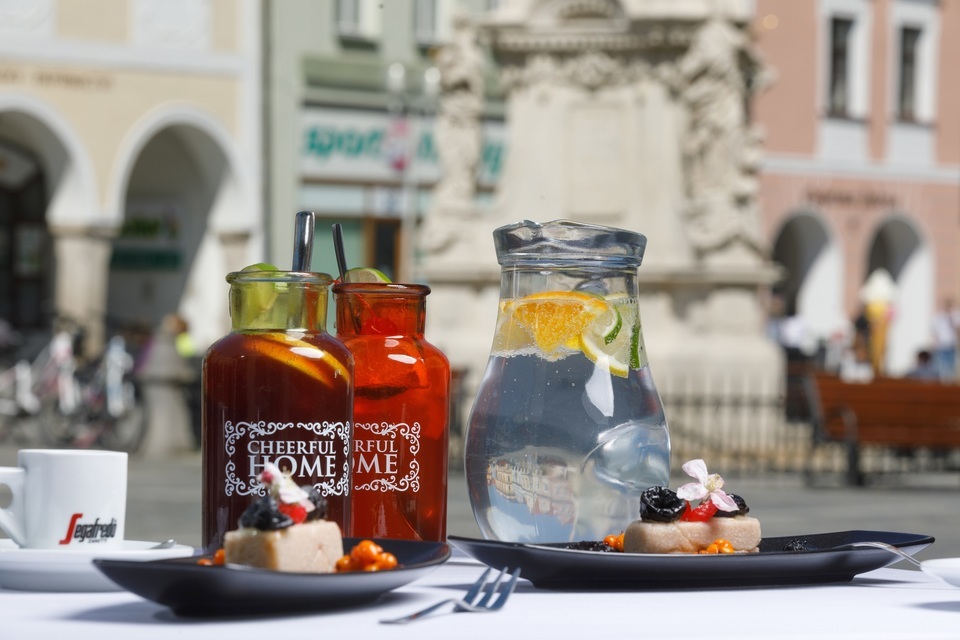 Relaxační pobyt v malebném Hotelu Zlatá hvězda Třeboň**** - posezení na zahrádce hotelové restaurace