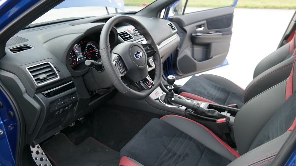 Jízda v Subaru Impreza WRX STI na velkém závodním Masarykově okruhu Brno