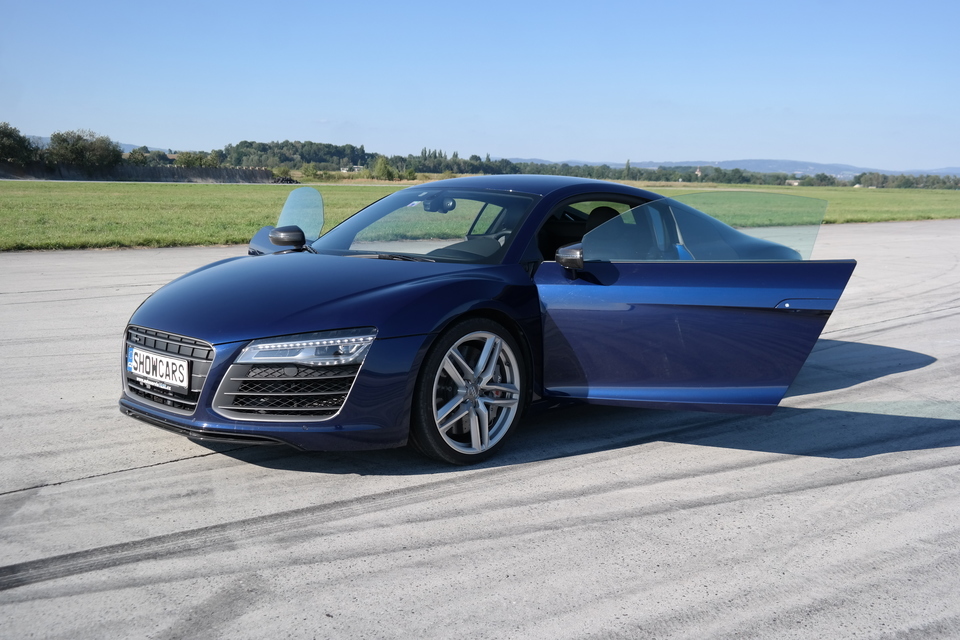 Jízda v Audi R8 4.2 V8 na velkém závodním okruhu