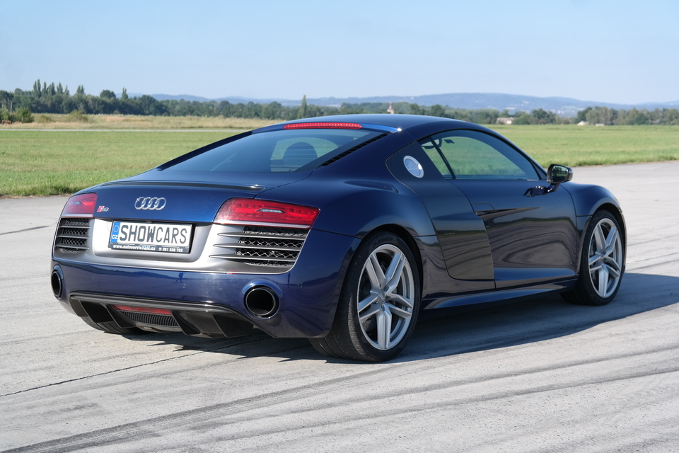 Jízda v Audi R8 4.2 V8 na velkém závodním okruhu