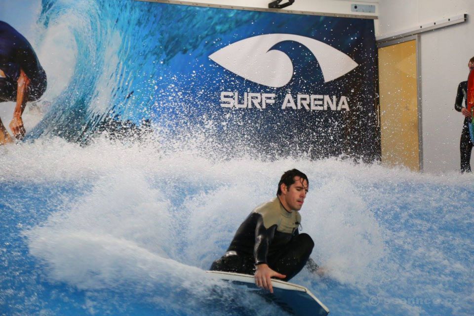 Indoor surfing - Surf aréna Praha