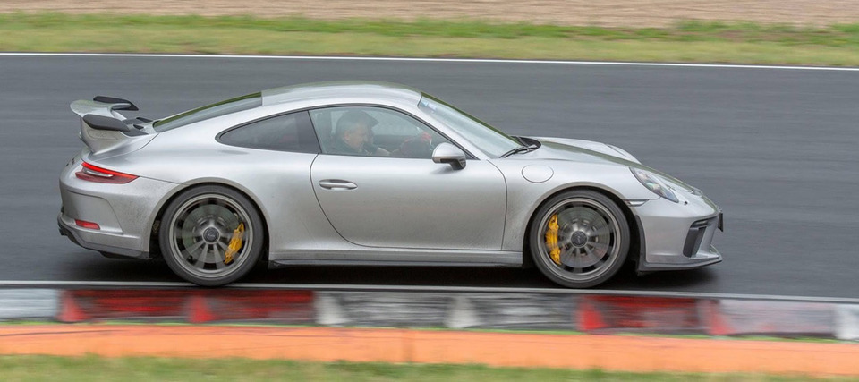 Spolujezdcem v Porsche 911 GT3 na okruhu Polygonu Hradec Králové