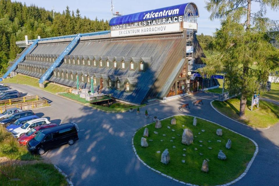 Krkonošský wellness pobyt v Hotelu Skicentrum Harrachov s polopenzí a návštěvou Relax centra pro dva