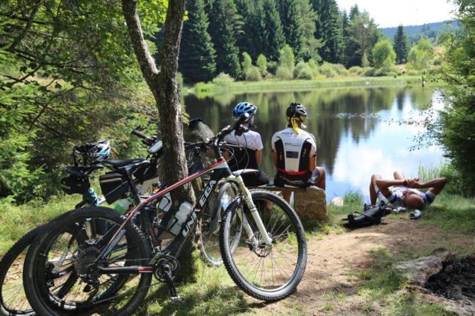 Cyklistická venkovní úniková hra krásnou Šumavou okolo Lipna
